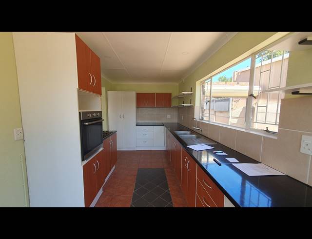 3 BEDROOM HOUSE FOR SALE IN ELANDSPARK